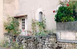 Une maison charentaise typique des Bergeriesà Angeac