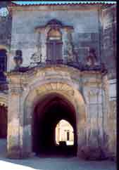 une porte de l'Abbaye de Bassac